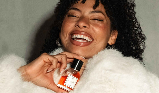 Geschenk zum Muttertag mit Bedeutung: Warum Düfte so besonders sind - Kazaar